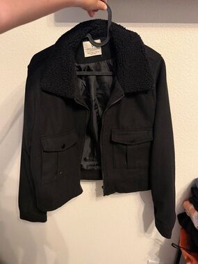 Cropped Black Teddy-Collar Jacket for Women